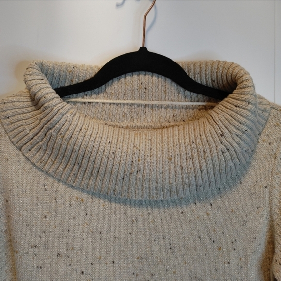 Charter Club sweater with metallic threading - Picture 5 of 6